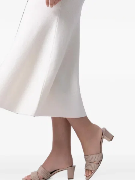 Sandale Manolo Blahnik din piele