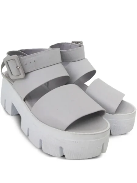 Sandały Gloria Coelho na platformie na sprzączkę na ramiączkach szare