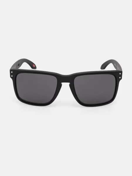 Солнцезащитные очки Oakley