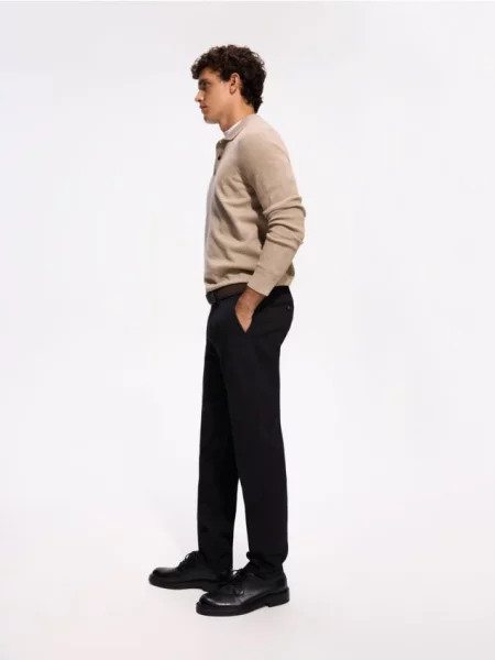 Reserved Pantaloni chino slim cu curea negru