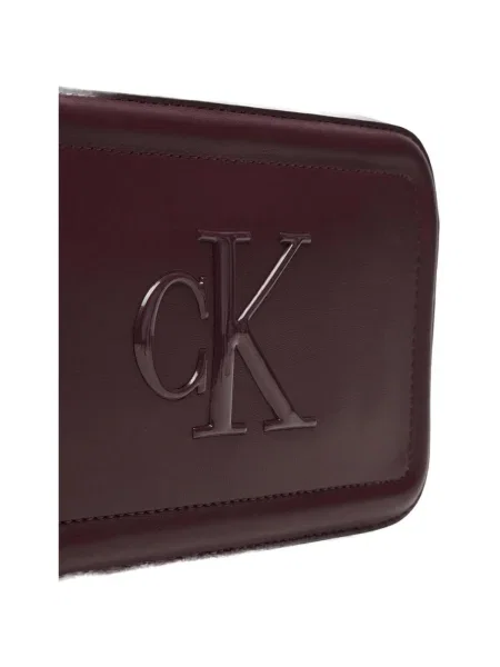 Džínsy Calvin Klein z ekologickej kože fialová