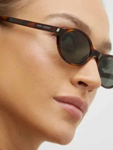 Óra Yves Saint Laurent barna