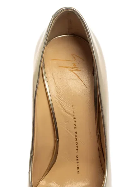 Pantofi cu toc Giuseppe Zanotti cu platformă auriu