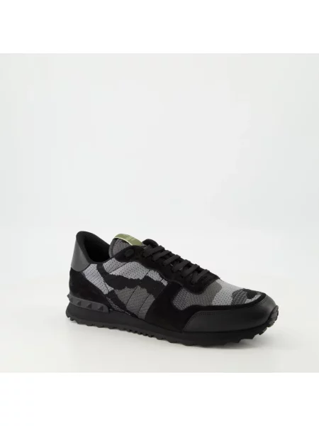 Sneakersy Valentino Garavani skórzane w kamuflażu czarne