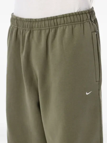 Haftowane spodnie Nike białe