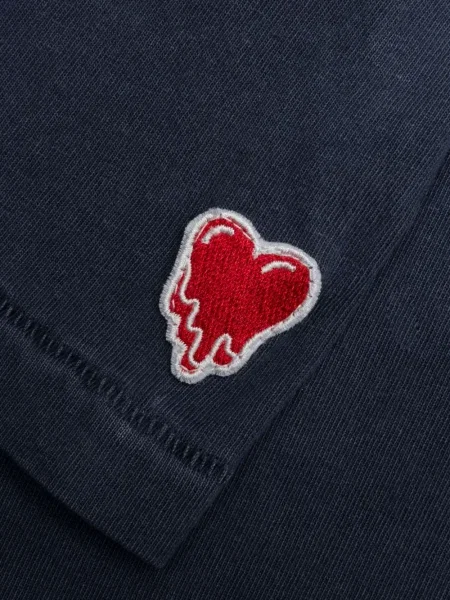Tricou Emotionally Unavailable cu motiv cu inimi albastru
