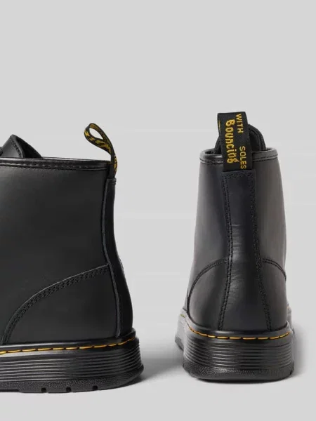 Buty ze skóry z detalem z logo model ‘Brookline Chukka’ Dr. Martens czarne