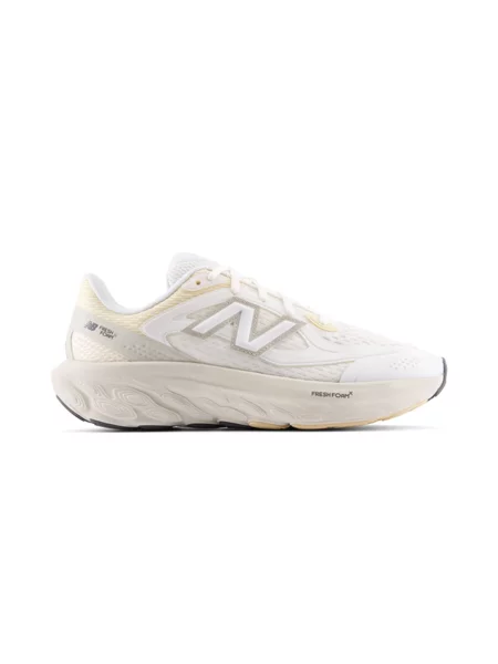 New Balance UTRNEA Kobiety Buty sportowe New Balance Size: 5 biały