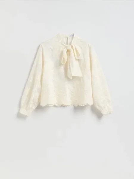 Reserved Bluză cu conținut ridicat de modal crem