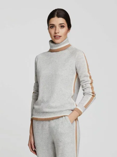 Свитер сірий