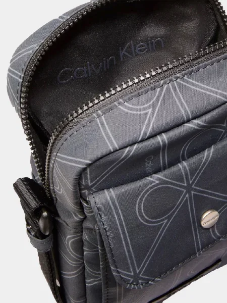 Сумка через плечо Calvin Klein с принтом черная