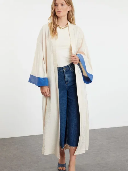 Șapcă Trendyol cu strasuri