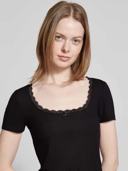 Góra od piżamy z obszyciem koronką model ‘LIA’ Guess czarna