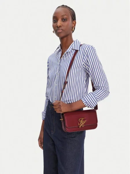 Tommy Hilfiger Kabelka Th Script Flap Crossover Bordová hnedá