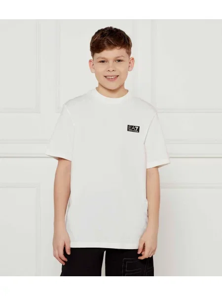 Tricou