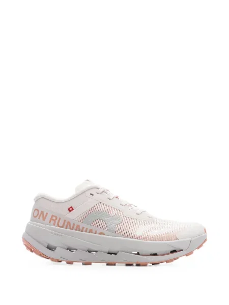 Sneakerși On