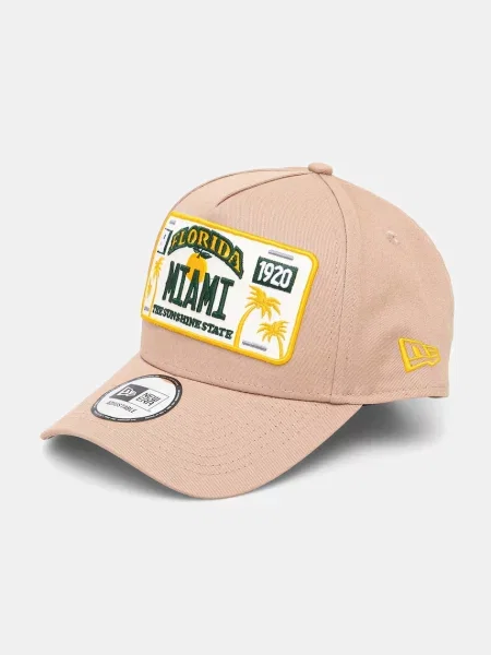 Шапка с козирка New Era с апликация бежово