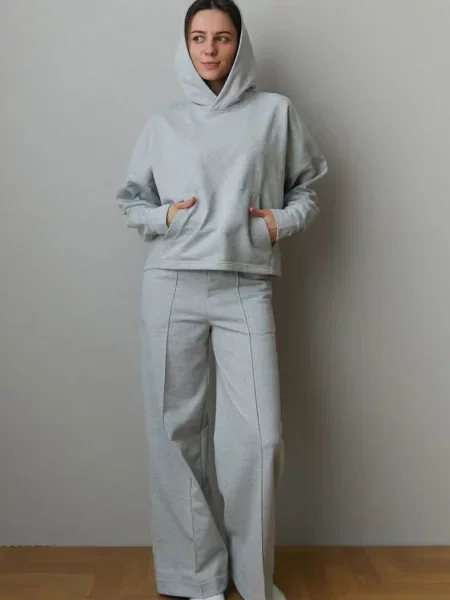 Женский костюм с брюками палаццо сірі