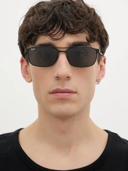 Ray-Ban napszemüveg fekete