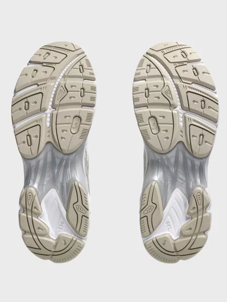 Кроссовки Asics белые