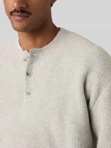 Sweter w kroju relaxed fit z dodatkiem wełny Levi's