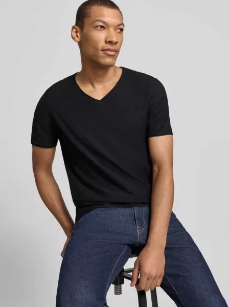 T-shirt z dekoltem w serek Mcneal czarna