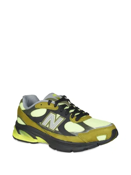 Sneakerși New Balance maro
