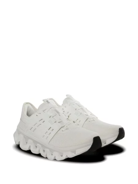 Sneakerși On alb