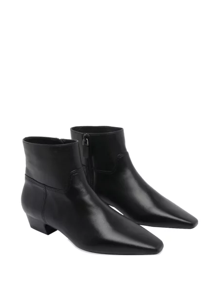 Botine Stuart Weitzman cu vârf ascuţit negru