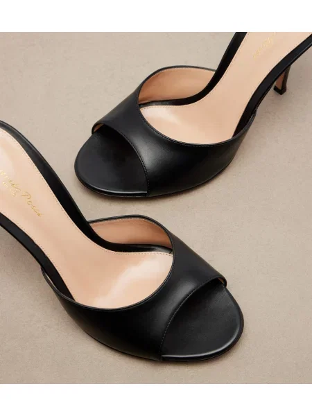 Papuci tip mules Gianvito Rossi din piele negru