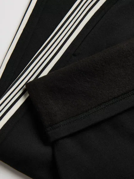 Спортивные штаны Reserved черные