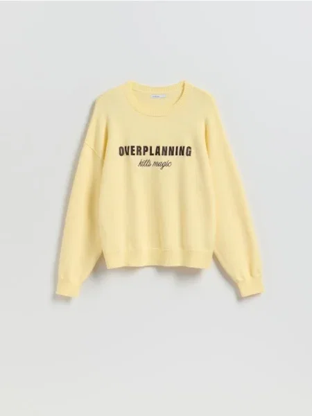 Reserved Pulover cu inscripție brodată galben-deschis galben