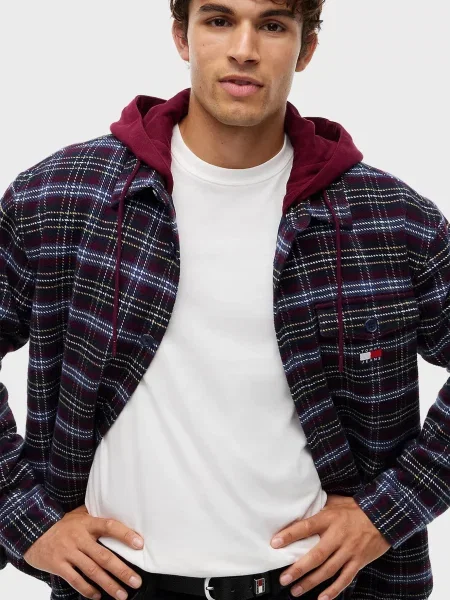 Картата джинсова сорочка Tommy Jeans з лого
