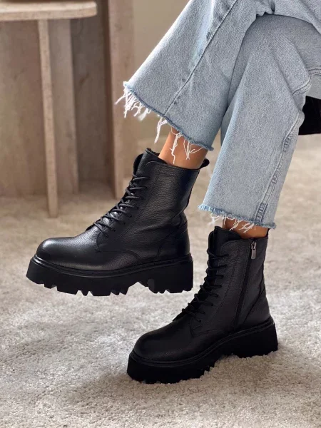 Botine Ni̇şantaşi Shoes cu șireturi din piele negru