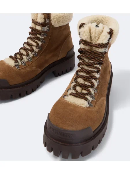 Botine Balenciaga din piele de căprioară bej
