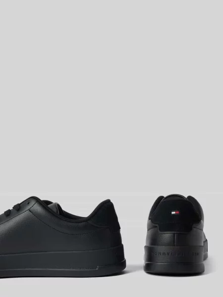 Sneakersy z mieszanki skóry i tkaniny z napisem z logo Tommy Hilfiger czarne