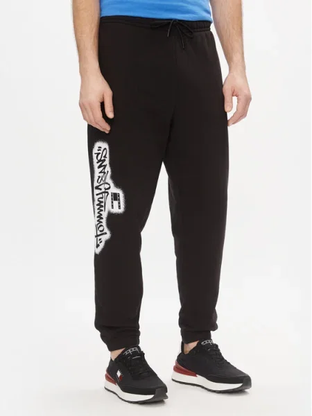 Tommy Jeans Pantaloni trening Tjm Reg Tommy Spray Sweatpant negru