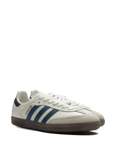 Matlasat geacă Adidas negru
