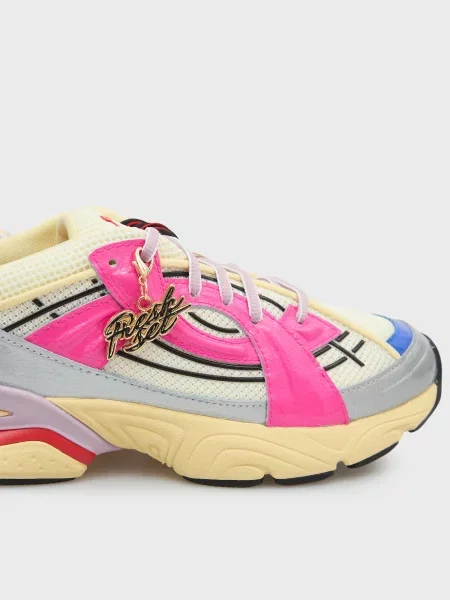 Кожаные кроссовки Under Armour бежевые