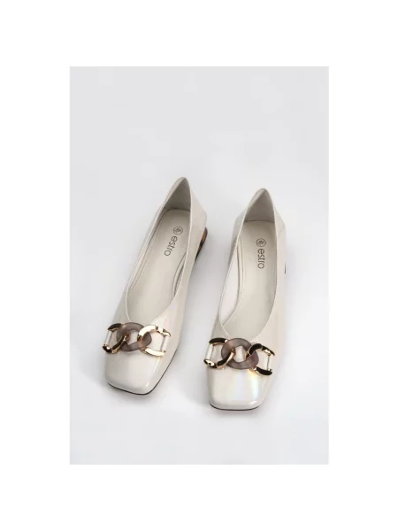 Туфли Estro белые