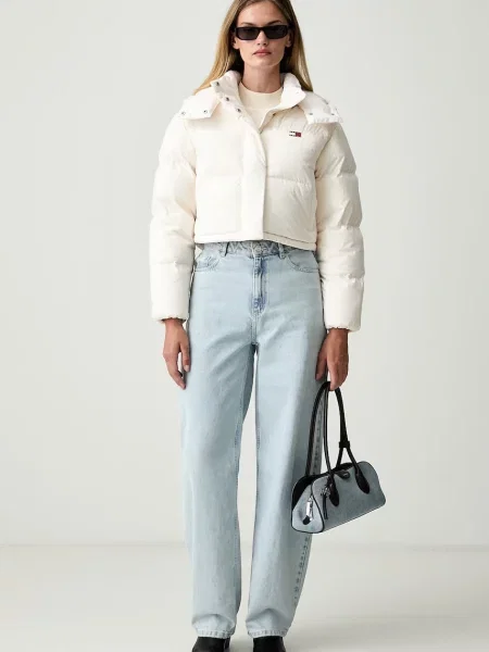 Tommy Jeans Geacă de puf Alaska | Cropped Fit bej