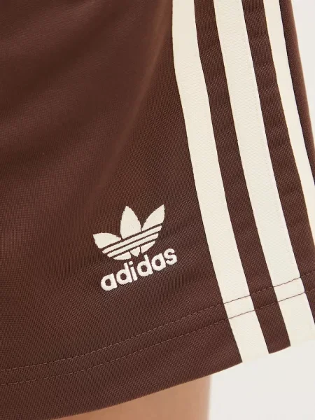Шорты Adidas Originals с высокой посадкой с аппликацией коричневые