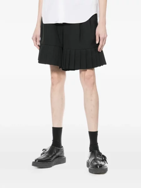 Плисирани шорти Noir Kei Ninomiya черно