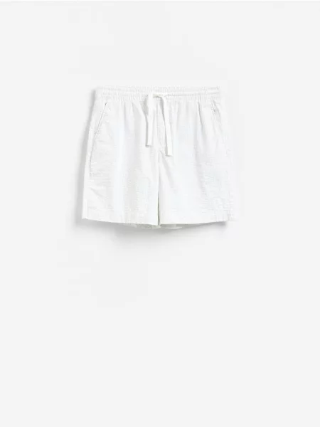 Reserved Pantaloni scurți regular din structurat verde-pal verde
