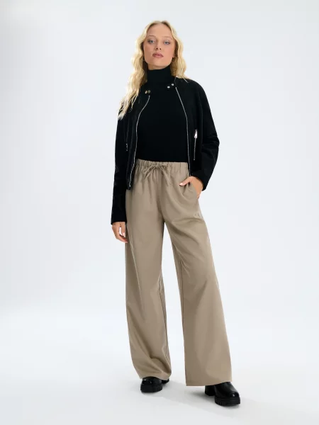 Джемпер чорний