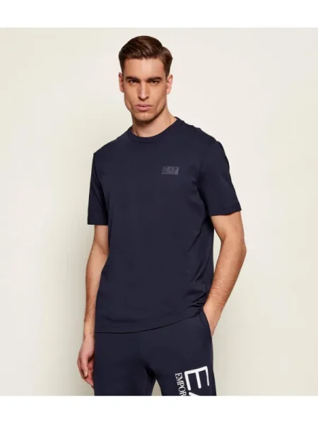 Tricou