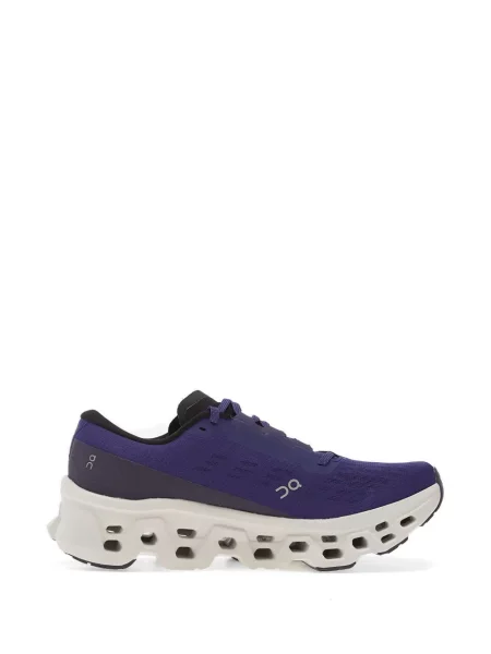 Sneakerși On albastru