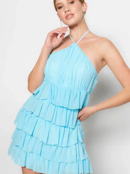 Sukienka wieczorowa Trendyol z falbankami tiulowa