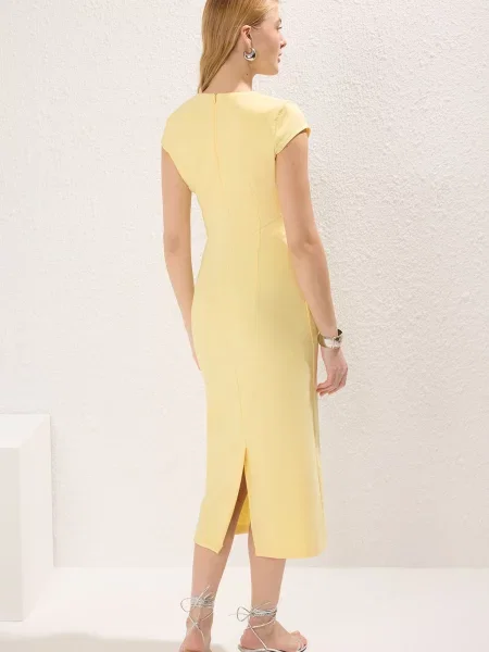 Trendyol Rochie deschis galben