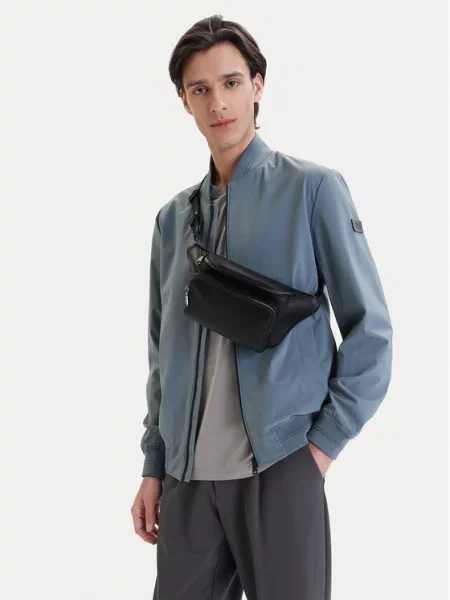 Calvin Klein pasna torbica iz umetnega usnja črna